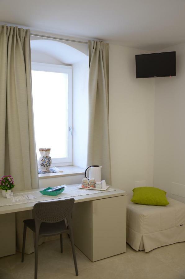Hotel In & Out Matera Exterior foto